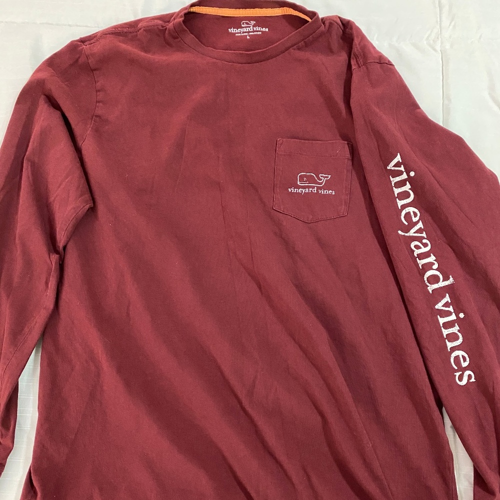 Vineyard vines tee